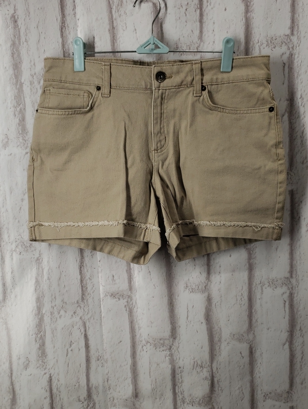 Women’s Khaki Frayed Hem Shorts NWOT. SIZE 10 Time & True